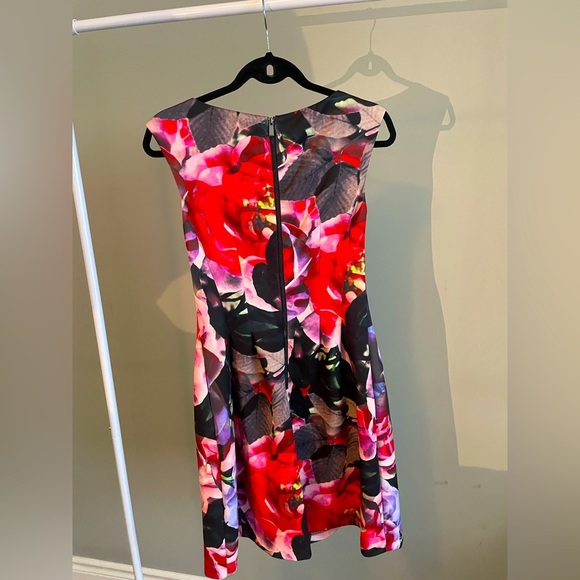 Vince Camuto Floral Scuba Dress Size 6 - Picture 3 of 3